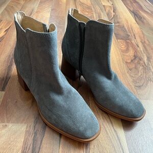 NWOT Lucky Brand Charcoal Suede Ankle Booties